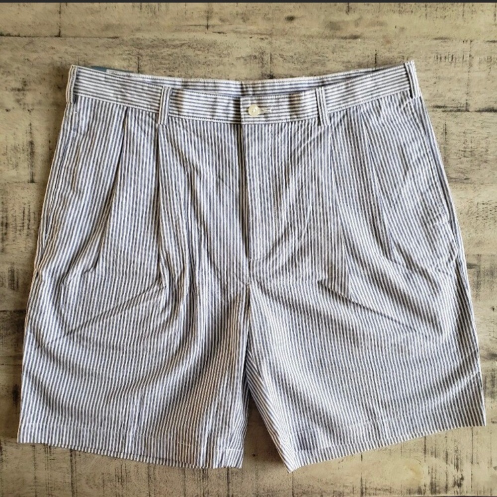 Men’s seersucker pleated shorts